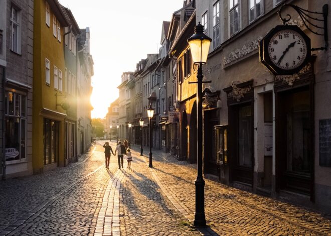 Kaip organizuoti šeimos kūrybines dirbtuves namuose: 50 praktinių užduočių vaikams nuo 3 iki 12 metų su tarptautinių pedagogų rekomendacijomis