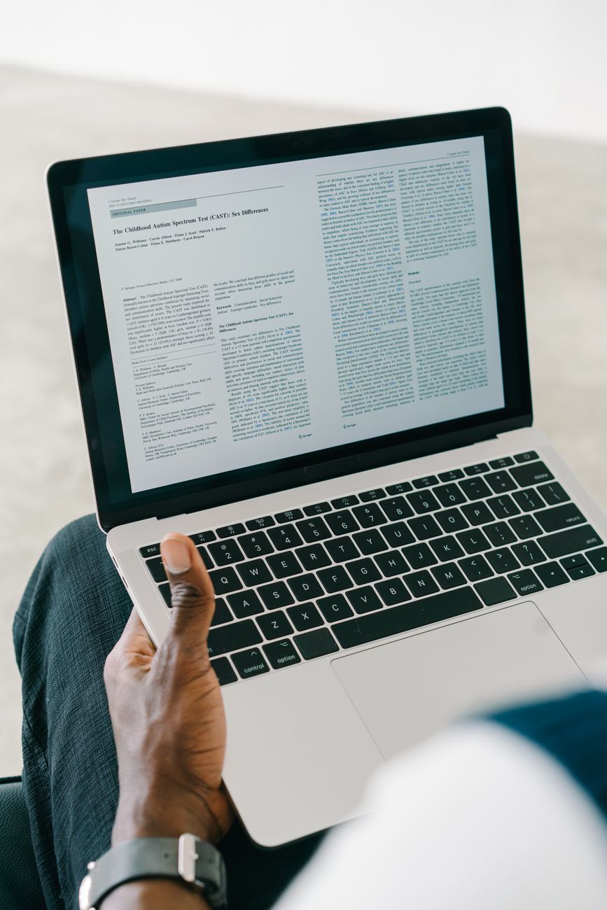 Kaip pasirinkti internetinį vertėją, kuris tiksliai išverstų specifinę terminiją: praktinis gidas naujienų portalams ir žurnalistams